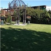 Enseñar temas de corretaje de inmuebles, administración, derecho